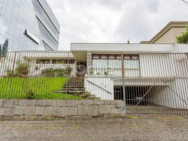 Imagem: Casa com 5 Quartos no Batel