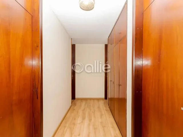 Imagem 10: Casa com 5 Quartos no Batel