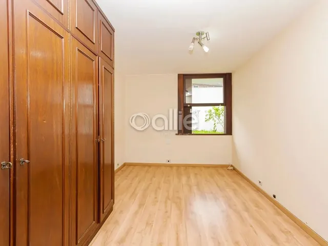 Imagem 16: Casa com 5 Quartos no Batel