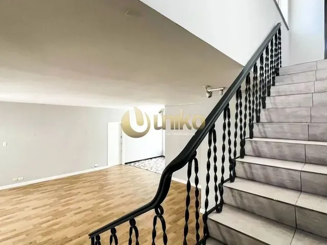 Imagem 2: Casa Comercial Casa com 4 dormitórios