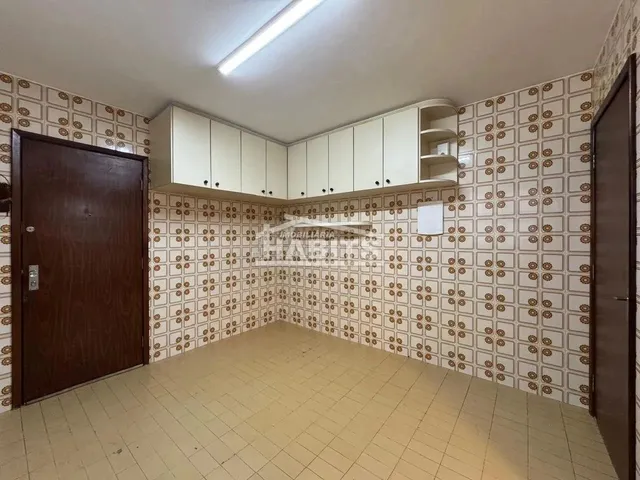 Imagem 3: Apartamento com 3 Dormitórios À Venda com 168M² no Bairro Cabral - Curitiba / Pr