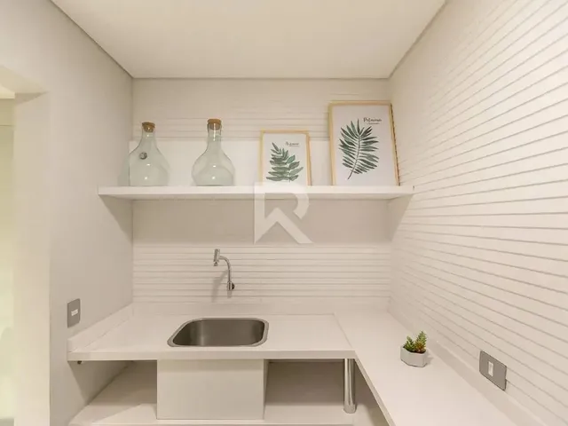Imagem 3: Apartamento Mobiliado e Decorado, Studio de Alto Padrão para Locação, 32M² Batel