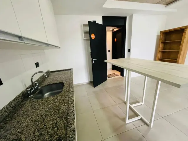Imagem 15: Apartamento Semi-Mobiliado, com 80 M² de Área Total e 58 M² de Área Útil, Localizado