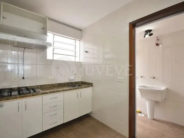 Imagem 4: Imobiliaria Juvevê Aluga Apto Ultimo Andar 2 Dormit Ahu Cabral Centro Civico Prx