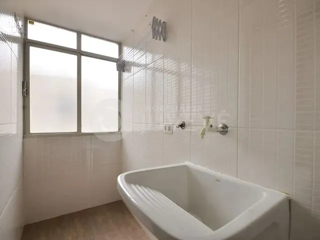 Imagem 3: Imobiliaria Juvevê Aluga Apto Ultimo Andar 2 Dormit Ahu Cabral Centro Civico Prx