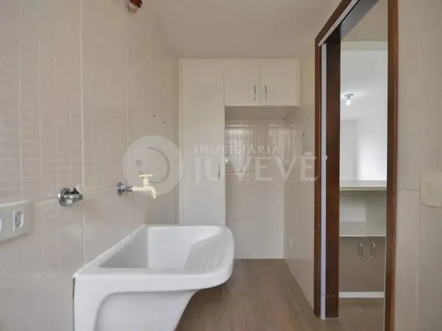 Imagem 8: Imobiliaria Juvevê Aluga Apto Ultimo Andar 2 Dormit Ahu Cabral Centro Civico Prx