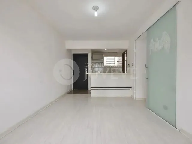 Imagem 6: Imobiliaria Juvevê Aluga Apto Ultimo Andar 2 Dormit Ahu Cabral Centro Civico Prx