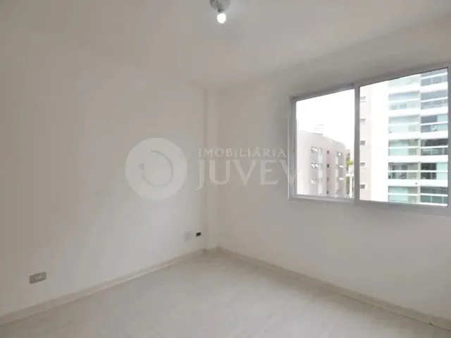 Imagem 12: Imobiliaria Juvevê Aluga Apto Ultimo Andar 2 Dormit Ahu Cabral Centro Civico Prx