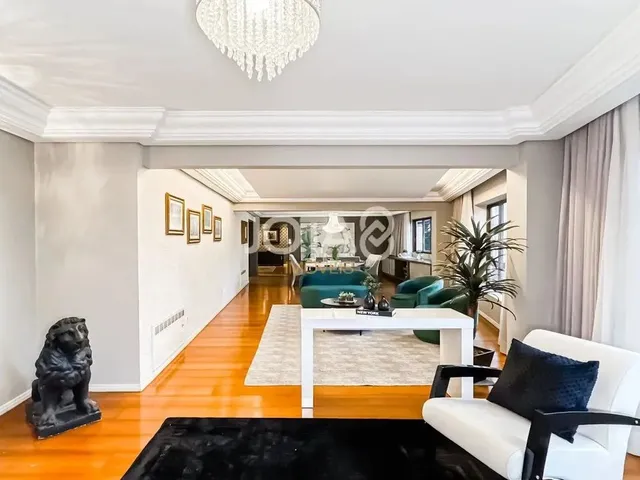 Imagem 14: Apartamento Mobiliado com 4 Dormitórios Apartamento Mobiliado com 4 Dormitórios no Batel