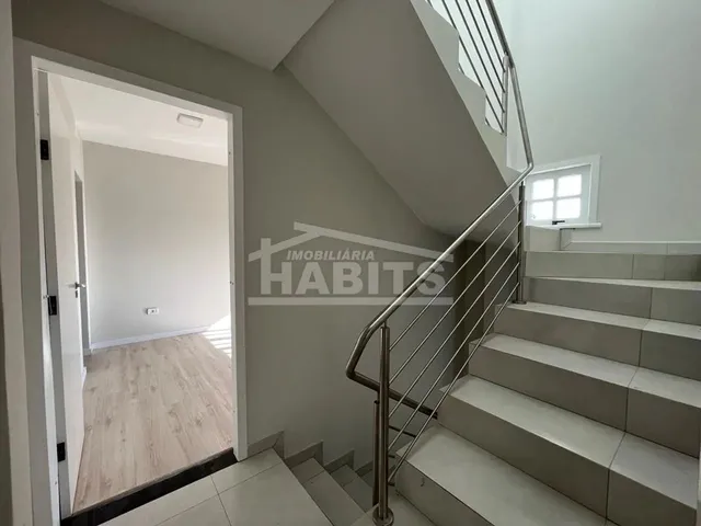 Imagem 3: Sobrado com 3 Dormitórios À Venda com 190M² no Bairro Mercês - Curitiba / Pr