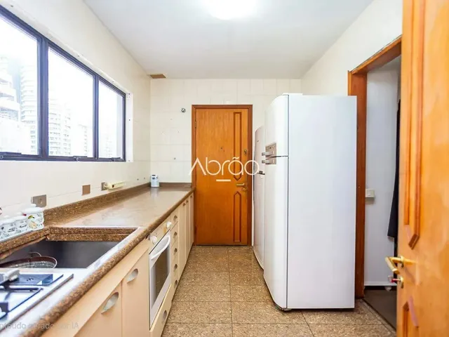 Imagem 11: Apartamento Exclusivo no Batel com 4 Quartos, Elevador Privativo e 260 M²