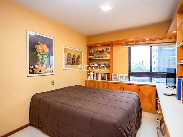 Imagem 8: Apartamento Exclusivo no Batel com 4 Quartos, Elevador Privativo e 260 M²