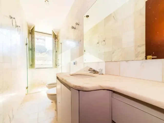 Imagem 7: Apartamento com 380 M², 4 Quartos Sendo 2 Suítes para Alugar no Bairro Batel