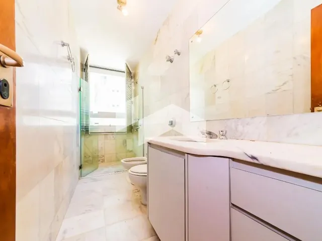 Imagem 16: Apartamento com 380 M², 4 Quartos Sendo 2 Suítes para Alugar no Bairro Batel