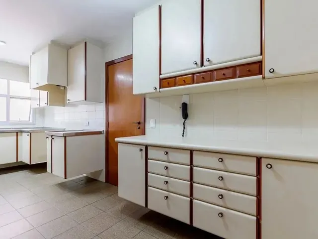 Imagem 10: Apartamento com 3 Quartos para Alugar por R$ 4000.00, 181.94 M2 - Batel - Curitiba/Pr