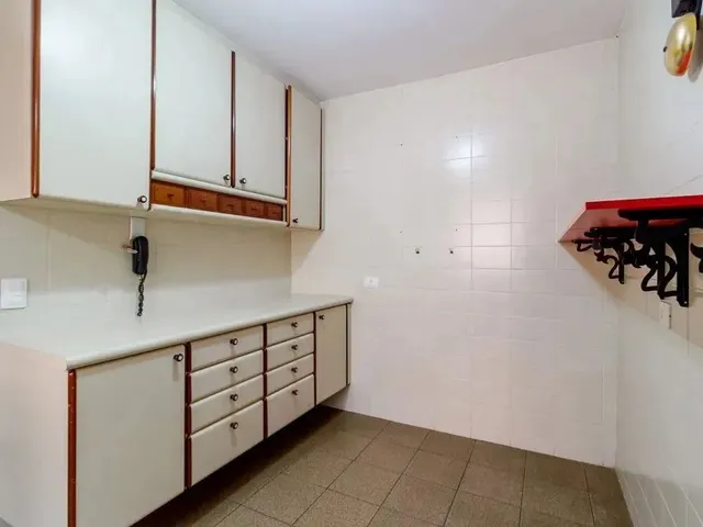 Imagem 6: Apartamento com 3 Quartos para Alugar por R$ 4000.00, 181.94 M2 - Batel - Curitiba/Pr