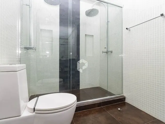 Imagem 4: Uma Jacuzzi para Curtir o Verão e o Inverno