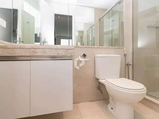 Imagem 9: Uma Jacuzzi para Curtir o Verão e o Inverno