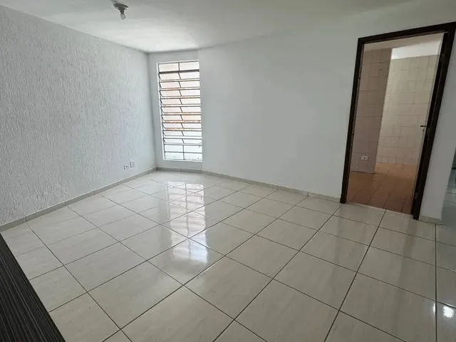 Imagem 7: Imóvel para Aluguel Possui 90 Metros Quadrados com 3 Quartos em São Francisco
