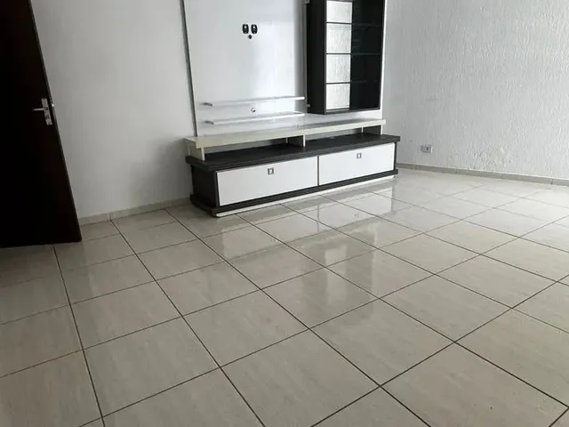 Imagem 2: Imóvel para Aluguel Possui 90 Metros Quadrados com 3 Quartos em São Francisco