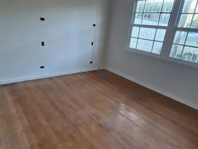 Imagem 8: Excelente Casa Comercial no São Francisco Ideal para Escritórios e Clínicas
