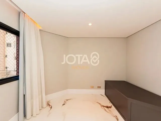 Imagem 10: Apartamento Amplo em Um Ícone no Batel! Apartamento 5 Quartos no Batel - J8