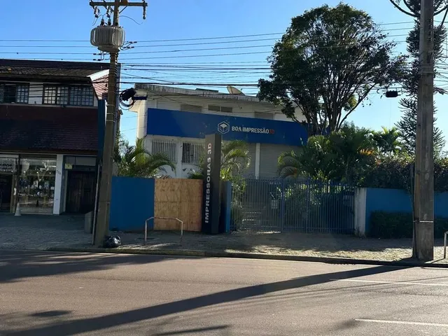Imagem 2: Imóvel para Aluguel e Venda Tem 289 Metros Quadrados com 5 Quartos em Mercês - Curitiba