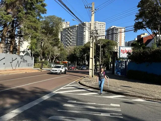 Imagem 7: Imóvel para Aluguel e Venda Tem 289 Metros Quadrados com 5 Quartos em Mercês - Curitiba