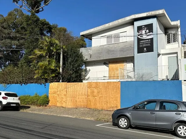 Imagem 6: Imóvel para Aluguel e Venda Tem 289 Metros Quadrados com 5 Quartos em Mercês - Curitiba