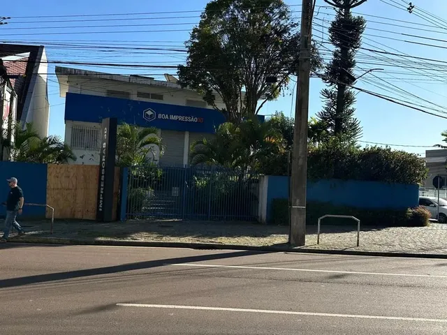 Imagem 5: Imóvel para Aluguel e Venda Tem 289 Metros Quadrados com 5 Quartos em Mercês - Curitiba