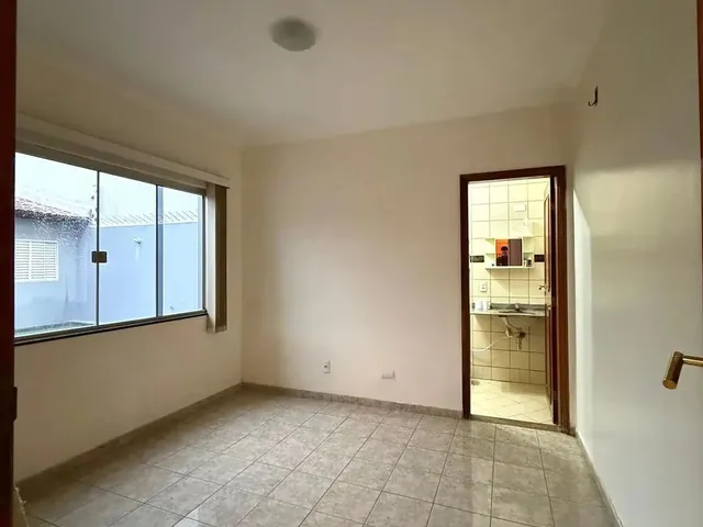 Imagem 4: Sobrado de 04 Súites na Rua C-54 Sol Nascente/Sudoeste Casa de Rua com 4 Quarto(S) e 5