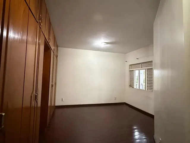 Imagem 3: Sobrado de 04 Súites na Rua C-54 Sol Nascente/Sudoeste Casa de Rua com 4 Quarto(S) e 5