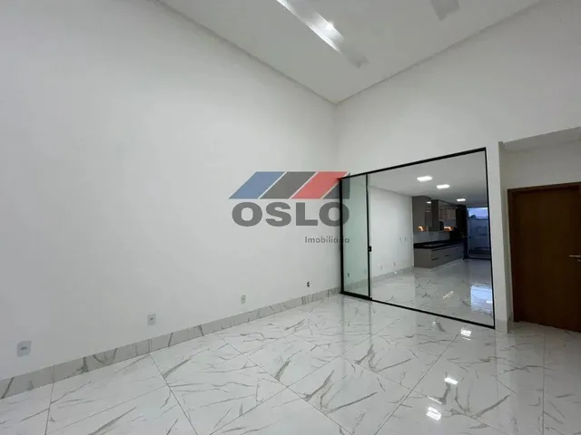 Imagem 4: Casa com 03 Suites Plenas, Piscina, Armarios, Garagem Coberta na Vila Rosa, Proximo Ao Jar