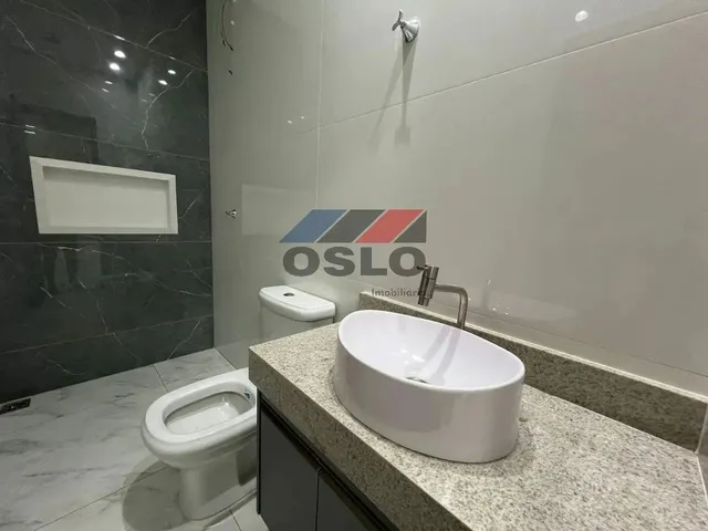 Imagem 8: Casa com 03 Suites Plenas, Piscina, Armarios, Garagem Coberta na Vila Rosa, Proximo Ao Jar
