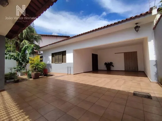 Imagem: Casa com 4 Dormitórios À Venda, 230 M²
