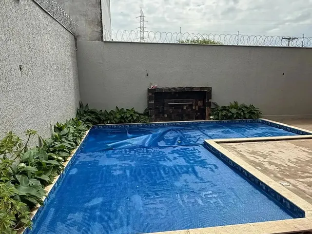 Imagem 1: Imóvel para Venda Possui 300 Metros Quadrados com 4 Quartos em Moinho dos Ventos