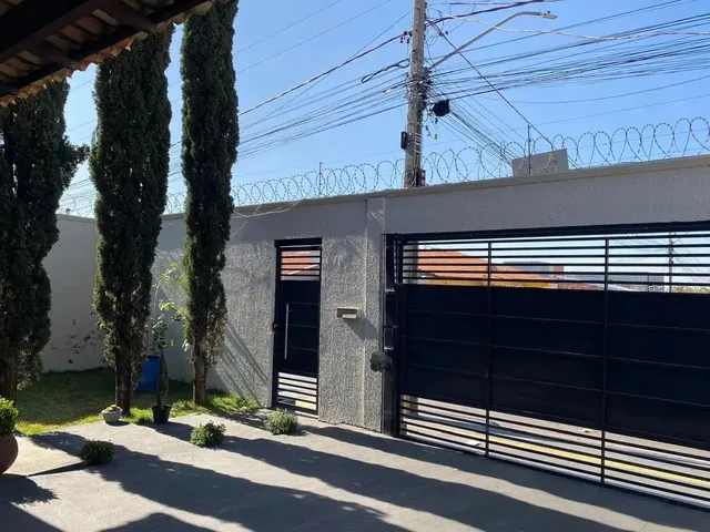 Imagem 9: Imóvel para Venda Possui 300 Metros Quadrados com 4 Quartos em Moinho dos Ventos