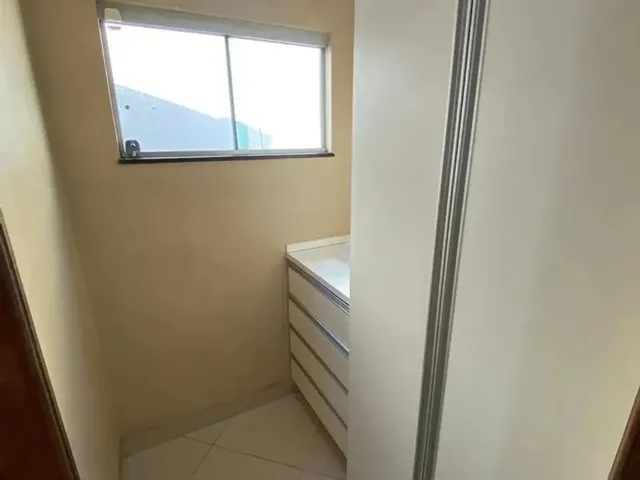 Imagem 12: Imóvel para Venda Possui 300 Metros Quadrados com 4 Quartos em Moinho dos Ventos