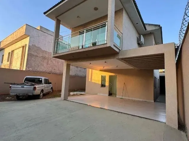 Imagem: Casa com 3 Dormitórios À Venda, 250 M²