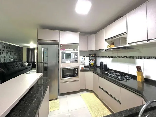 Imagem 2: Sobrado com 3 Quartos À Venda, 128 M² - Pinheirinho - Curitiba/Pr