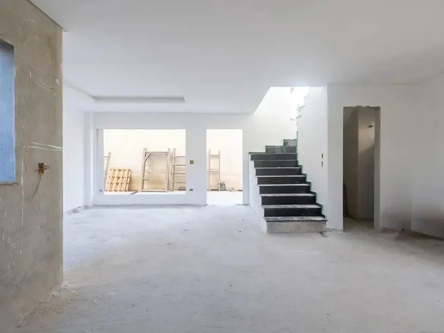 Imagem 2: Sobrado Triplex a Venda no Capão Raso