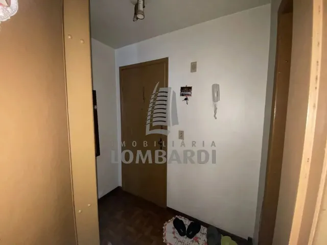 Imagem 4: Apartamento com 2 Quartos À Venda por R$ 250000.00, 53.93 M2 - Capao Raso - Curitiba/Pr
