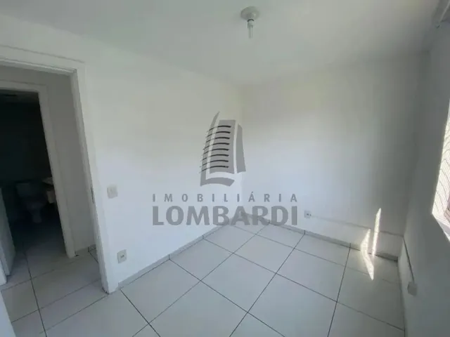Imagem 3: Apartamento com 2 Quartos À Venda por R$ 210000.00, 43.32 M2 - Pinheirinho - Curitiba/Pr