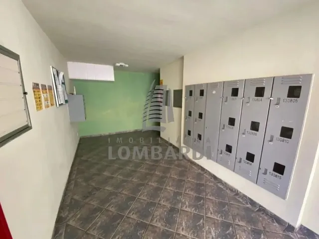 Imagem 4: Apartamento com 2 Quartos À Venda por R$ 210000.00, 43.32 M2 - Pinheirinho - Curitiba/Pr