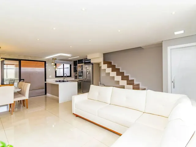 Imagem 2: Sobrado em Condomínio À Venda, 3 Quartos, 1 Suíte, 157M², no Pinheirinho, Curitiba
