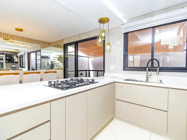 Imagem 9: Sobrado em Condomínio À Venda, 3 Quartos, 1 Suíte, 157M², no Pinheirinho, Curitiba