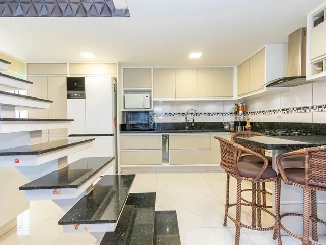 Imagem 3: Imóvel para Venda com 196 Metros Quadrados com 3 Quartos em Campo de Santana - Curitiba