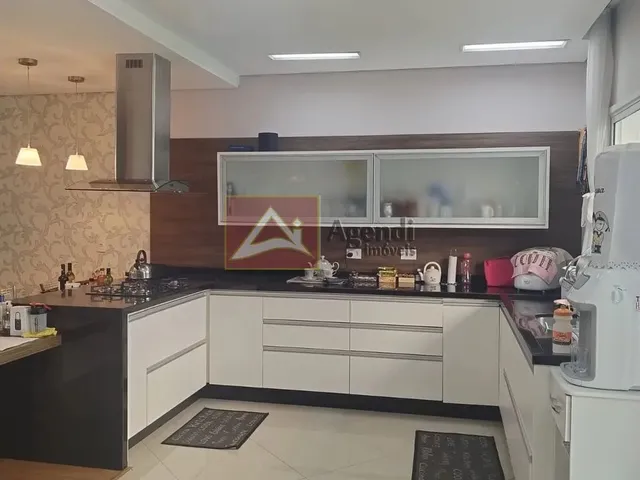 Imagem: Sobrado em Condomínio - Pinheirinho - R$