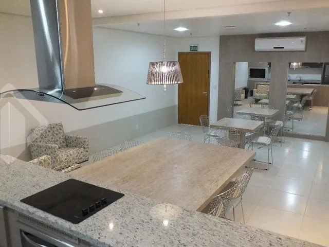 Imagem 16: Sala Ampla com Lavabo e Vista Predio com Elevador