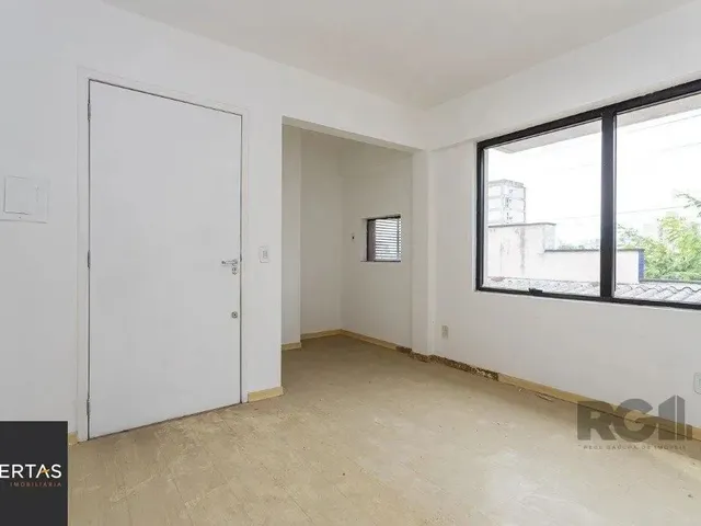 Imagem: Sala Comercial no Menino Deus Desocupada